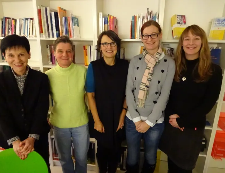 v.l.n.r.: Eva Weickart (Leiterin Frauenbüro), Martina Trojanowski (Frauenbüro), Anette Diehl (Frauennotruf Mainz), Corinna Appelshäuser (Frauenbüro), Vanessa Kuschel (Frauennotruf Mainz)