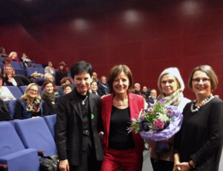Eva Weickart (Leiterin Frauenbüro der Stadt Mainz), MP Malu Dreyer, Heike Simon (Frauennotruf Mainz) und Anette Diehl (Frauennotruf Mainz)